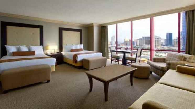  Deluxe Suite 2 Queens  